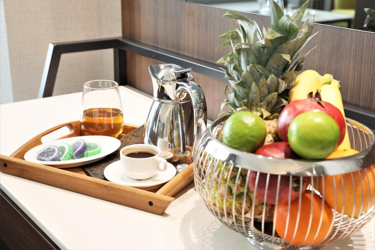 Limak Skopje Luxury Hotel Zewnętrze zdjęcie Fruit basket