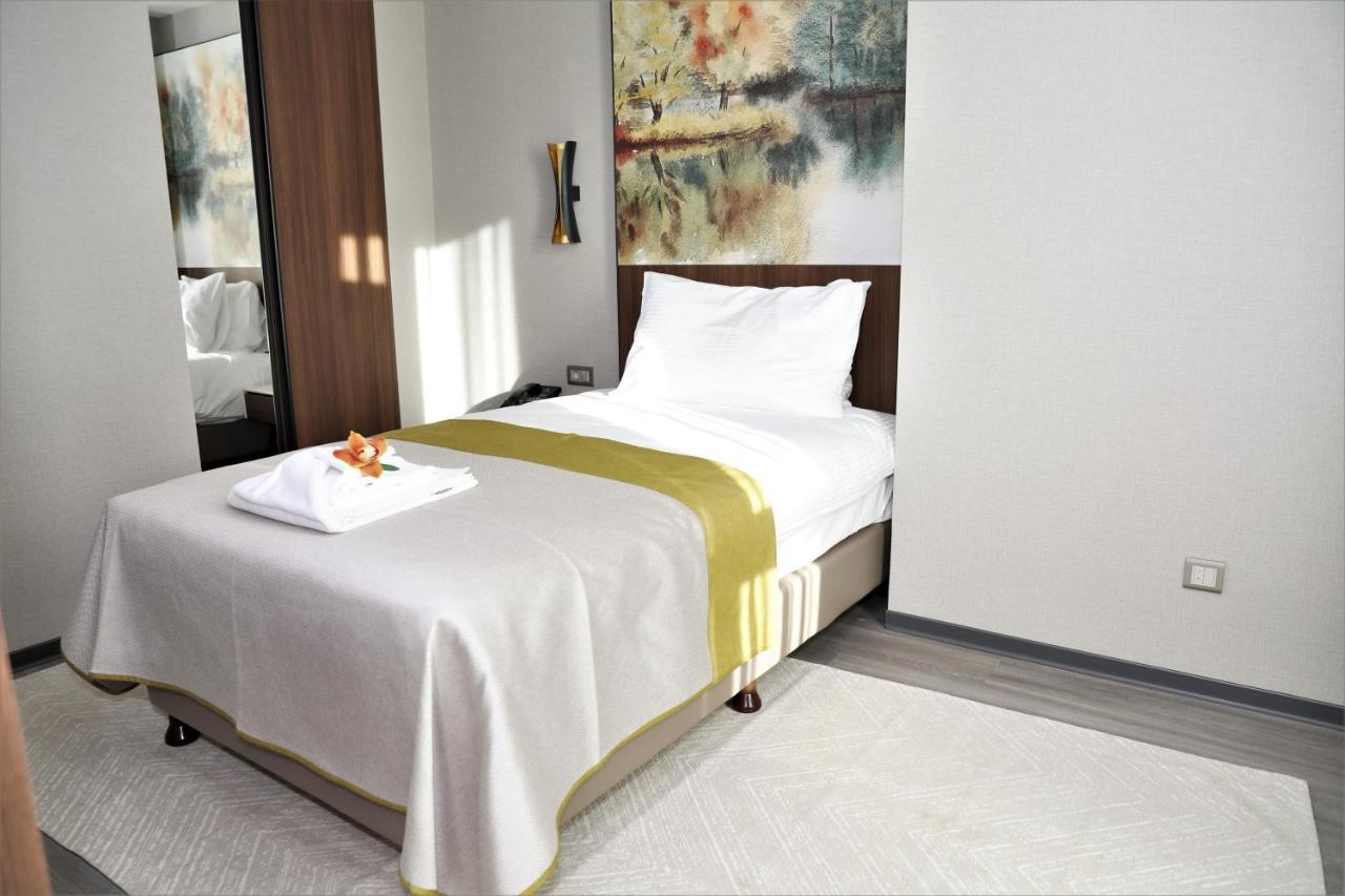 Limak Skopje Luxury Hotel Zewnętrze zdjęcie A single bed