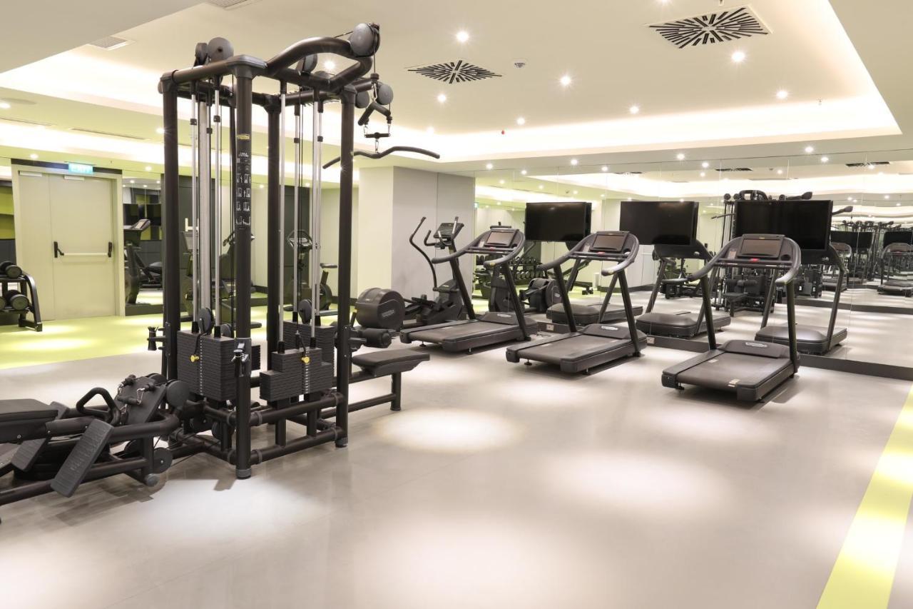 Limak Skopje Luxury Hotel Zewnętrze zdjęcie The gym at the hotel