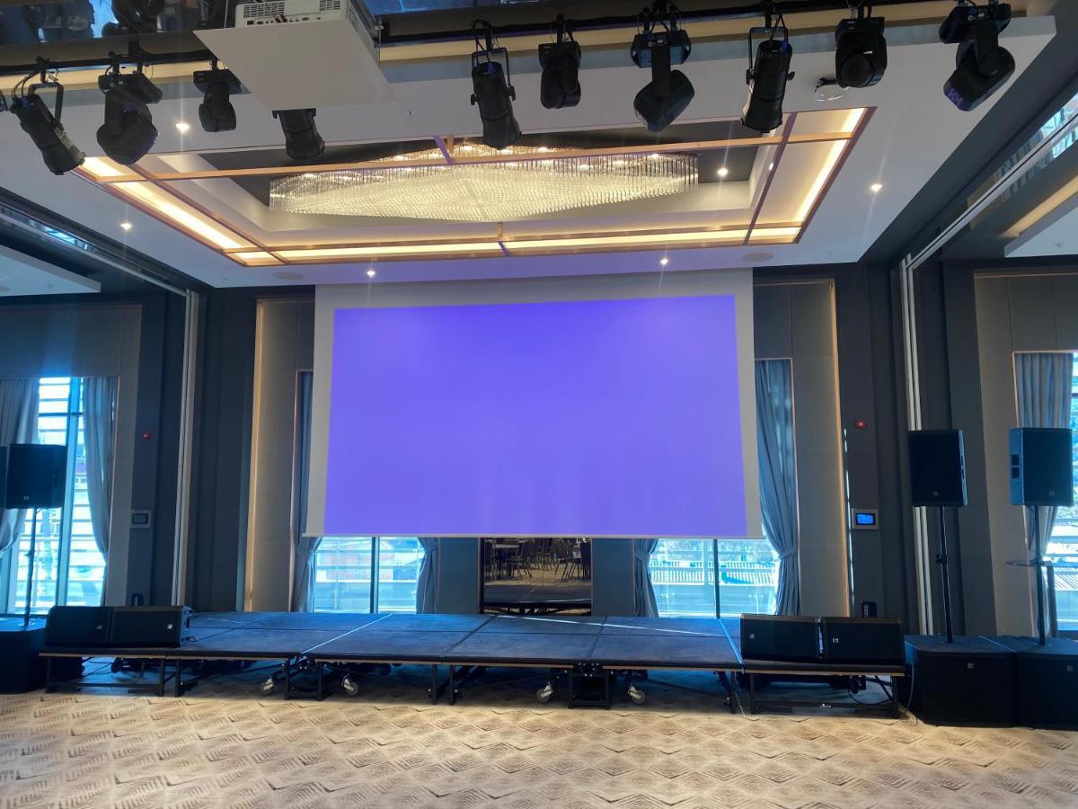 Limak Skopje Luxury Hotel Zewnętrze zdjęcie The stage of the main hall
